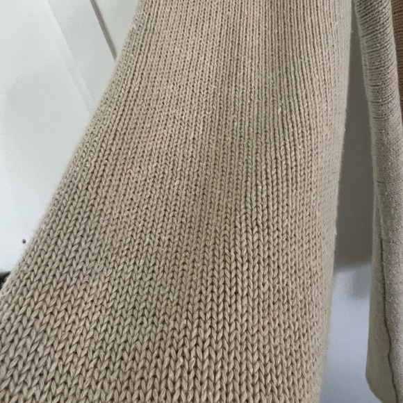 🌼2/$12🌼89th & Madison lightweight Cardigan Size small *Tan* Pre-Owned - Picture 2 of 5